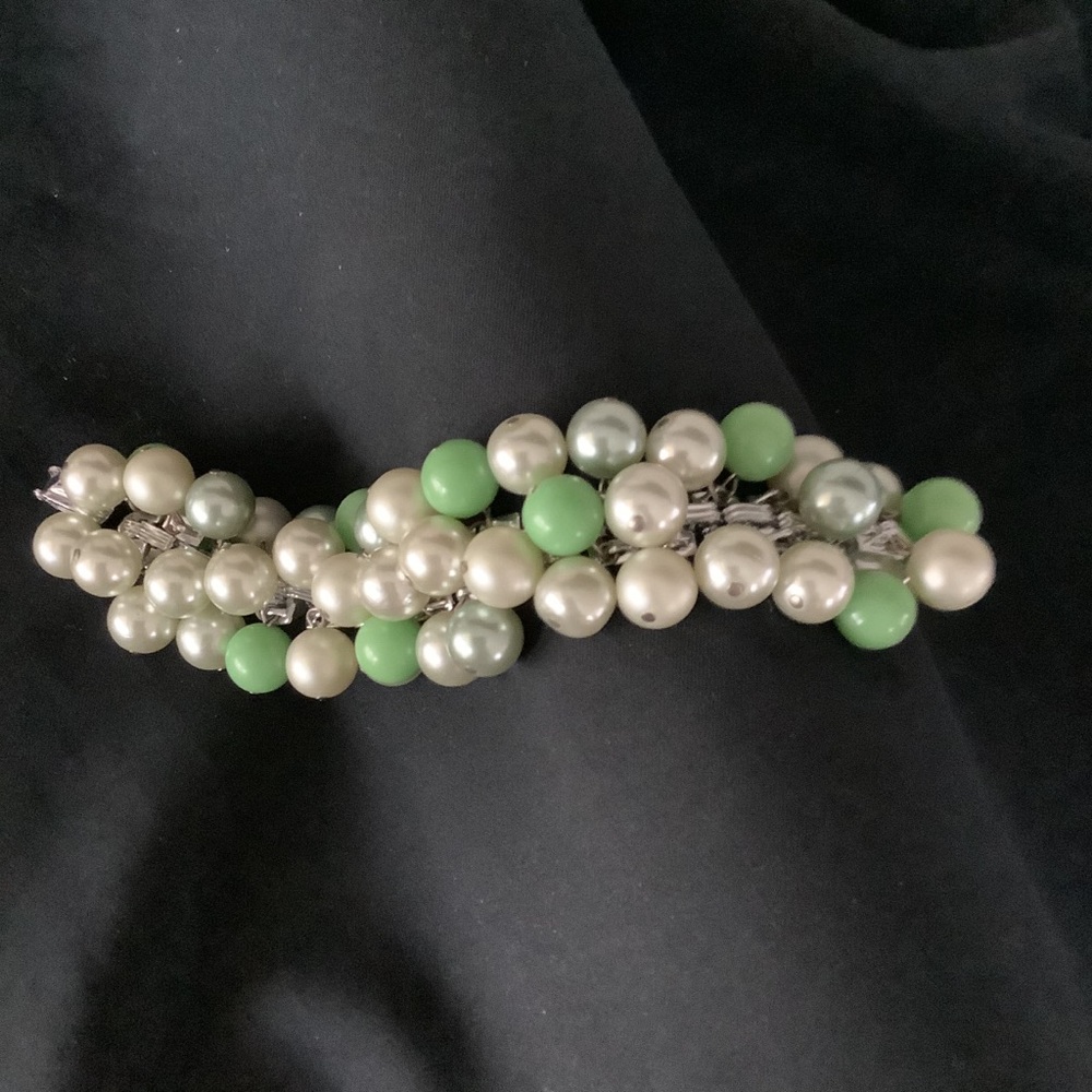 30% off - Vintage Bauble Bracelet Green, Pearl & Silver